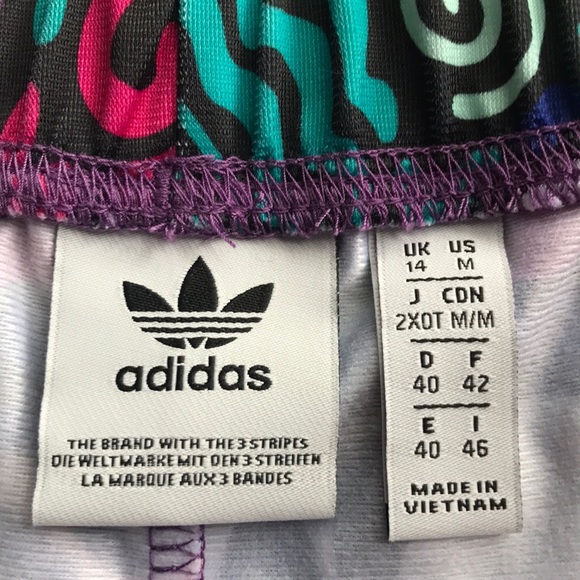 90’s pattern Adidas booty shorts Sz. medium - Picture 3 of 4